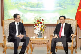 Việt Nam kêu gọi các nhà đầu tư tham gia xây hạ tầng cảng hàng không