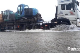 Thanh Hóa: Quốc lộ 1A ngập sâu, đường sắt Bắc - Nam tê liệt