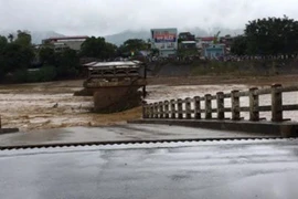 1 phóng viên tác nghiệp ở Yên Bái bị lũ cuốn mất tích cùng 3 người dân