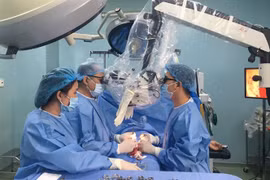 Cứu người đàn ông tự cắt... "của quý" rồi quăng xuống ao