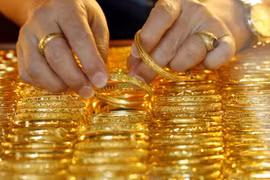 Giá vàng bật tăng mạnh trong ngày 20-10