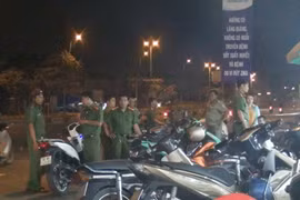 Hai thanh niên đến quán nhậu đâm nhân viên