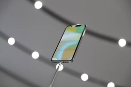 Apple hạ thấp yêu cầu kỹ thuật để đẩy nhanh sản xuất iPhone X?