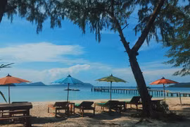 Ngỡ ngàng trước vẻ đẹp hoang sơ bãi biển Koh Rong Samloem