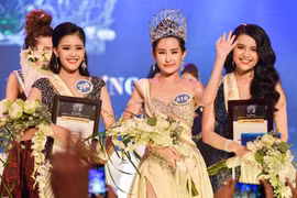 Tân HHĐD bị chê 'thảm họa thẩm mỹ', khác xa ảnh photoshop long lanh