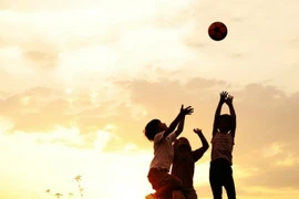Chơi ngoài trời - chìa khóa để con bạn phát triển toàn diện