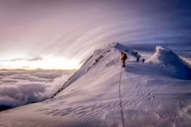 Chinh phục đỉnh núi Jengish Chokusu