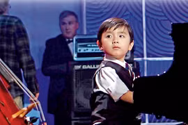 Thần đồng gốc Việt Evan Le lần đầu về Việt Nam biểu diễn