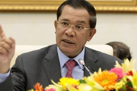 Thủ tướng Hun Sen đề nghị ông Donald Trump xóa nợ cho Campuchia