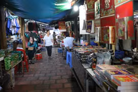 Trong các chợ ở Phnom Penh