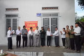 Xã Ia Ake bàn giao nhà đại đoàn kết