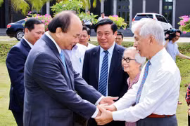 Trọn tình với quê hương