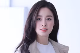 Mỹ nhân Kim Tae Hee xinh như nữ thần với style công sở