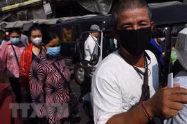 Lào đóng nhiều cửa khẩu biên giới, học sinh Campuchia nghỉ hè sớm