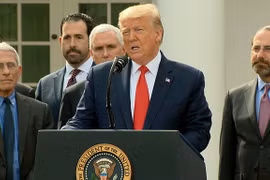 Tổng thống Trump tuyên bố tình trạng khẩn cấp toàn quốc
