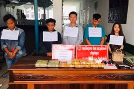 Kon Tum: Bắt giữ 5 đối tượng mang theo súng vận chuyển ma túy