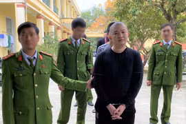 Bắt thanh niên là "ông trùm" đường dây đánh bạc hàng trăm tỉ đồng qua mạng