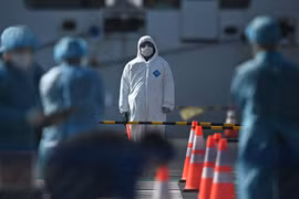 Khách Nhật nhiễm COVID-19 quá cảnh Tân Sơn Nhất, 71 người bị cách ly