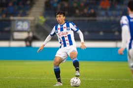 Chấn thương dập tắt cơ hội ra sân của Văn Hậu tại Hà Lan