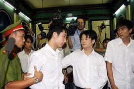 HLV Alfred Riedl: "Các cầu thủ Việt Nam bán độ đã phạm 1 tội ác"