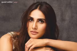 Mê mẩn ngắm mỹ nhân Ấn Độ nổi tiếng sở hữu vẻ đẹp siêu thực