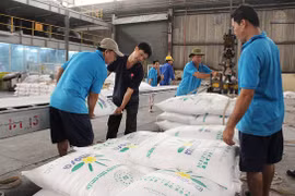 Xử lý nghiêm cán bộ liên quan đến bảo kê nhập lậu đường