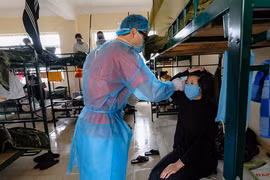 Nghỉ làm vì dịch COVID-19, có được trả lương không?