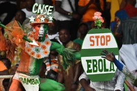 Dịch bệnh tàn phá thể thao: Bóng đá châu Phi chao đảo vì Ebola
