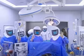 Trung Quốc: Lần đầu ghép phổi cho bệnh nhân nhiễm COVID-19