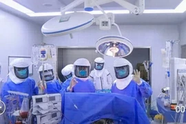 Trung Quốc: Lần đầu ghép phổi cho bệnh nhân nhiễm COVID-19