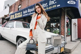 Minh Tú lại tiếp tục tung bộ ảnh street style sành điệu tại New York