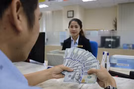 USD bật tăng mạnh, ngoại tệ 'lạ' giảm sâu