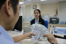 USD bật tăng mạnh, ngoại tệ 'lạ' giảm sâu