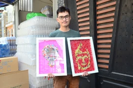 Chàng trai muốn gom tất cả rác thải nhựa để làm tranh