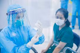 Ba chân trụ cho tiêm chủng vắc xin