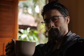 Johnny Trí Nguyễn giờ ra sao sau khi gây sốc với vẻ ngoài già nua, gầy sọp?