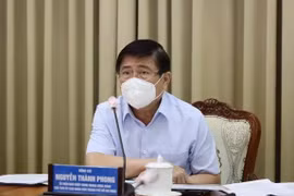 TP HCM tạm dừng các dịch vụ ăn uống mang về, xe công nghệ trong 15 ngày