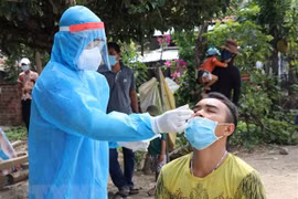 Trưa 12/7, ghi nhận 1.105 ca mắc trong nước, TP.HCM có tới 879 ca