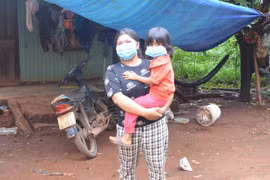 "Lời ru buồn" nơi biên viễn, kỳ 1: Những người mẹ "trẻ con"