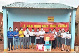 Bàn giao 3 căn nhà "Mái ấm biên cương" tại huyện Chư Prông