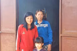 Mẹ bị bệnh lại nuôi con gái thần kinh