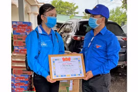 Khen thưởng Bí thư Huyện Đoàn Chư Pưh có thành tích trong công tác phòng-chống dịch