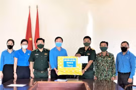 Liên đoàn Lao động tỉnh chia sẻ khó khăn với tuyến đầu chống dịch