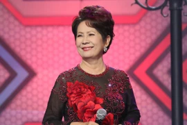 Danh ca Phương Dung kể cuộc gặp định mệnh với ông xã hơn 14 tuổi