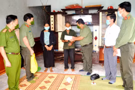 Giám đốc Công an tỉnh Gia Lai thăm, tặng quà gia đình thương-bệnh binh