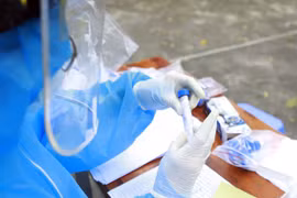 Thêm 3 bệnh nhân COVID-19 cao tuổi tại Bắc Ninh, TP.HCM tử vong