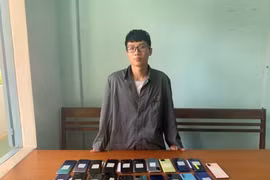 TP. Kon Tum: Nhân viên Thế giới di động trộm 23 chiếc điện thoại rồi mang đi cầm cố