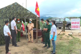 Kbang: Thăm, tặng quà cho các lực lượng thực hiện nhiệm vụ phòng-chống dịch