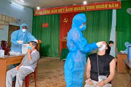 Pleiku: Gần 500 người dân ở 4 địa điểm dịch tễ được lấy mẫu xét nghiệm