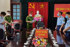 Bắt nguyên quyền Cục trưởng Cục QLTT Hải Dương lừa 'chạy việc" chiếm đoạt 300 triệu đồng